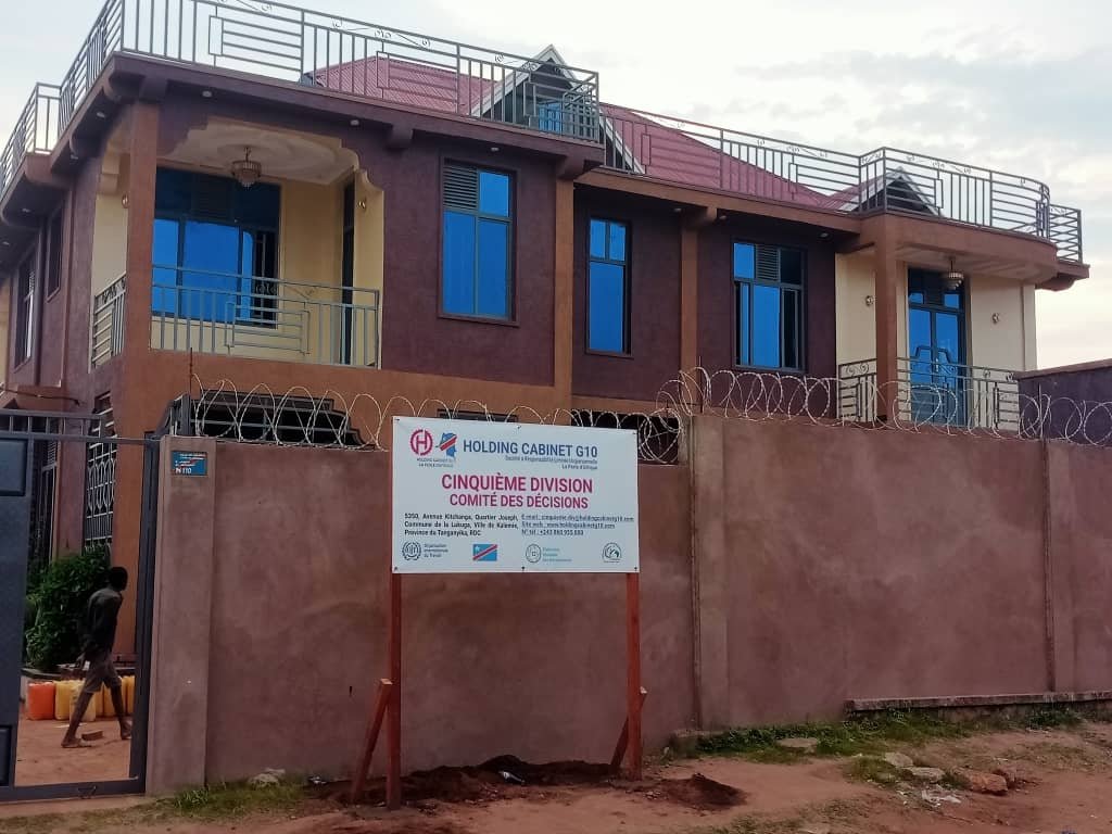 Décision Extraordinaire nº042 nommant l’Ambassadeur Exécutif de la Cinquième Division